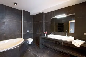 Super endroit! Chalet montagnard avec sauna et bain à remous privatifs - Image 2