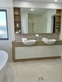 Luxury Beachside Home with pool - Pet Friendly, School Holiday Discounts - Image 4