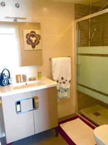 Sea front 100 sqm luxurious condo with stunning views of Benidorm - Image 2