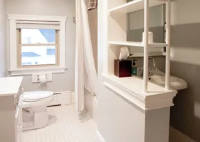 Spacious Craftsman w/ Casco Bay Views. Hot Tub, Patio, Easy Access to Old Port - Image 5