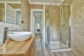 Große 4-Zimmer-Villa mit privatem Pool für 10 Personen in unmittelbarer Nähe zum Strand und Yachthafen - Image 3