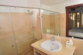 Villa avec plage privée et piscine privée - Image 3