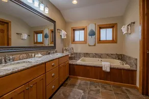Top Property In Snowshoe 8 Br Nwr Rd 11 Luxury Home - Image 2
