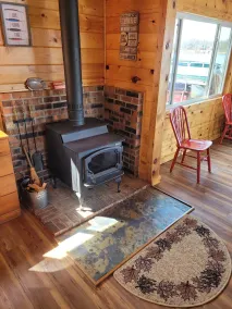 Cozy Lakefront Cabin w / Kanu, Hängematte, Feuerstelle & Grill! Perfekter Gruppenausflug - Image 2