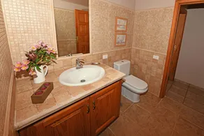Holiday home for 6 people with private pool - Image 4