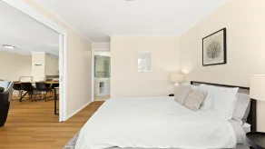 Beautiful renovated Boardwalk Apartments Unit Eleven - Image 4
