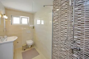 Deluxe Waves Apartments with sea view / Free Parking - Image 4