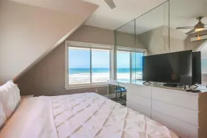 ~40' Ocean Front - 3 Levels - Hot Tub - Exclusive Patio - Image 4