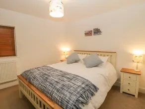 6 MALTHOUSE COURT, pet friendly, country holiday cottage in Watchet - Image 4