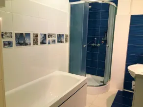 Holiday home with wifi and air conditioning - Image 4