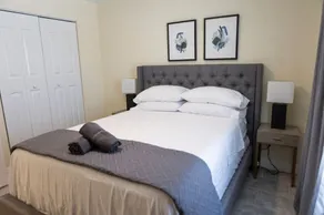 Palm Beach Getaway with hot tub & mini golf near beaches, downtown, and plenty of shopping - Image 5