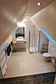 Gemütliches Ferienhaus mit Whirlpool, Sauna und Garten mit Deichblick - Image 5