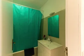 Charming 2-Bed Apartment in Armacao de Pera - Image 3