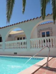 Elegante Marina Empuriabrava, Swimmingpool und private Anlegestelle am Kanal - Image 2