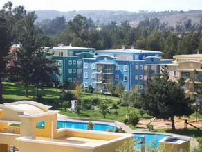 Espacioso departamento con piscina - Image 4