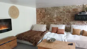 Poolhus omgiven av vingårdar - Image 3