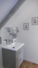 Delightful Stone Cottage Five Minutes Walk from the Coastal Path - Image 4