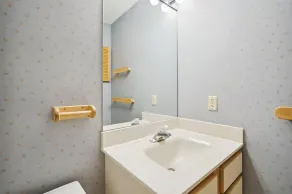 Woods Condo Unit V17 - Image 5