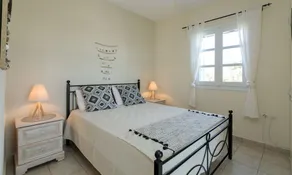 Salty 2Br Apartment Sea View just a few steps from Glyfada beach Naxos - Image 2