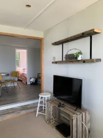 Lakefront Cottage in Grand Beach Provincial Park - Image 3
