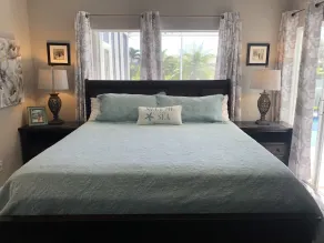 WinterPerfect 3 bedroom Naples Home-South Facing 84 degree HEATED Saltwater Pool - Image 3