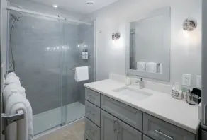 Lakefront King bed w/ lux hot tub. - Image 3