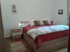 Home in Serene Village-Vineyards Views-Central To All Attractions-Highway - Image 5