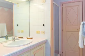 Apartamento \"Conchiglia Rosa\" con jardín compartido, vistas al mar y Wi-Fi - Image 2