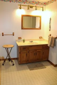 BEEINDRUCKEND! Seeblick und Seezugang in einem neu renovierten schönen Haus - Image 2