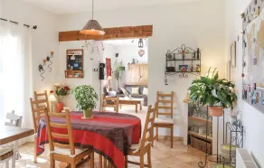 4 Bedroom Beautiful Home In Goult - Image 5