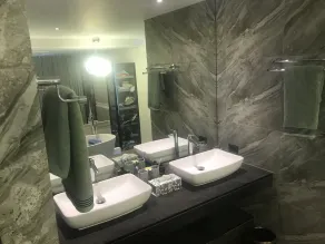 PRIVATE FAMILY VILLA - Image 3
