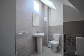 Modern 2-Bed Home in Swinton by MCPI Hosting, Perfect for Families & Contractors - Image 4