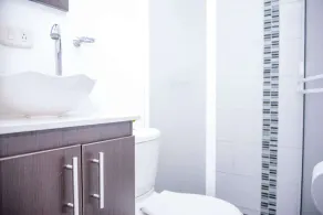 Gorgeous 3 bedroom with private Parking space AC - Image 2