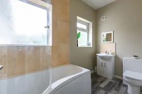 Stubbs House, Loddon, sleeps 20, 2 hot tubs - Image 2