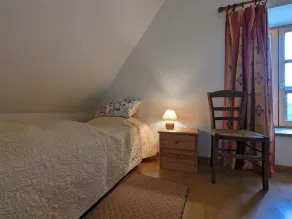 Charming Restored House in Berry with Private Fishing Pond and Woodland Serenity - Image 3