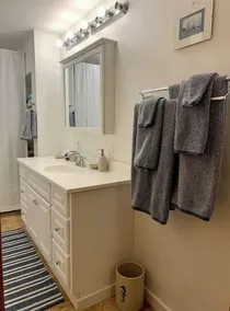 Spacious 1-Bedroom Apartment With Gorgeous Yard! - Image 3