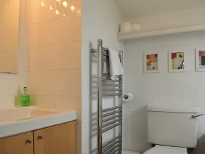 3 bedroom accommodation in Elmer, near Middleton on Sea - Image 2