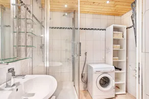 Holiday Apartment 'Gästehaus Gross' with Private Terrace, Garden, and Wi-Fi - Image 2