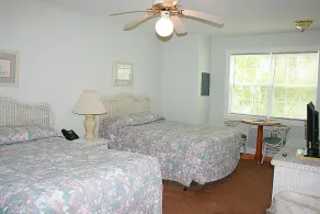 Brunswick Plantation Studio Home 407L with Onsite Golf Course and Pools studio - Image 3