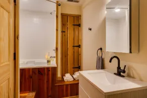 Hanging Rock Cabin - - Image 3