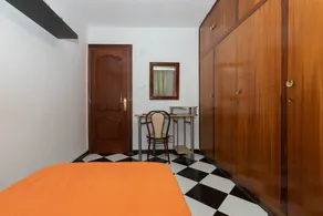 Holiday Apartment \"Fantástico Apartamento Vacaciones\" with A/C & Wi-Fi - Image 4