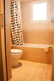 PENTHOUSE AVEC TERRASSES, PISCINE COMMUNAUTAIRE ET PARKING - Image 3