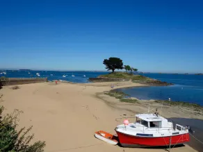 PORS GUYON HOUSE 50M FROM THE BEACH, 4 BEDROOMS WITH SEA VIEW - Image 4