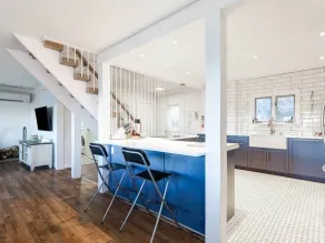 Cozy family waterfront retreat recently renovated - Image 2