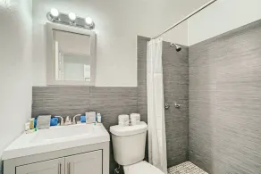 Singer Island Inn - Image 2
