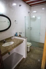 Maravilhosa Casa com Lazer Completo: Piscina, Rio, Salão de Jogos, Quadra e Mais - Image 5