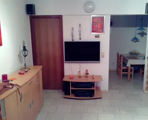 beautifully furnished apartment right on the lake Hillebachstausee - Image 4