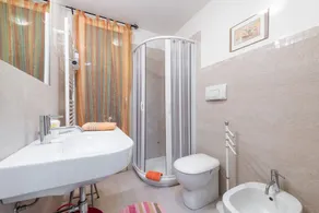 Holiday Home 'Casa Ricale' with Sea View, Wi-Fi and Air Conditioning - Image 5