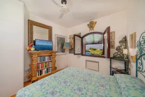 Elegant apartment with swimming pool and beautiful view of the harbor. - Image 4