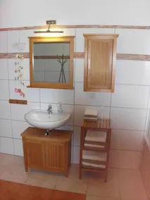 Modern apartment in spacious villa, 3,000 sqm property, south-facing slope, forest, WIFI - Image 4